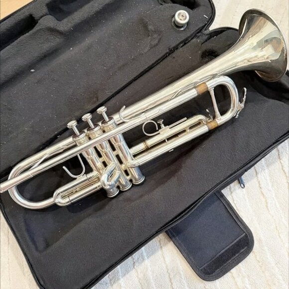 Jupiter Standard Series Bb Trumpet - Picture 6 of 8